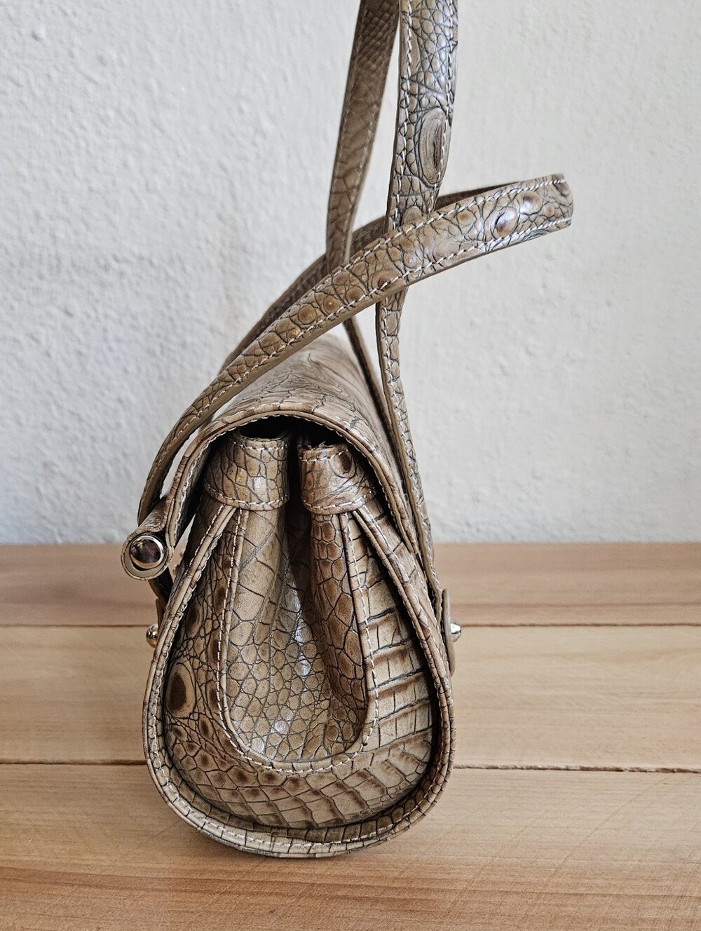 #Besso VGT Tan- Croc- Embossed Leather Bamboo Bullet Bag - Picture 4 of 9